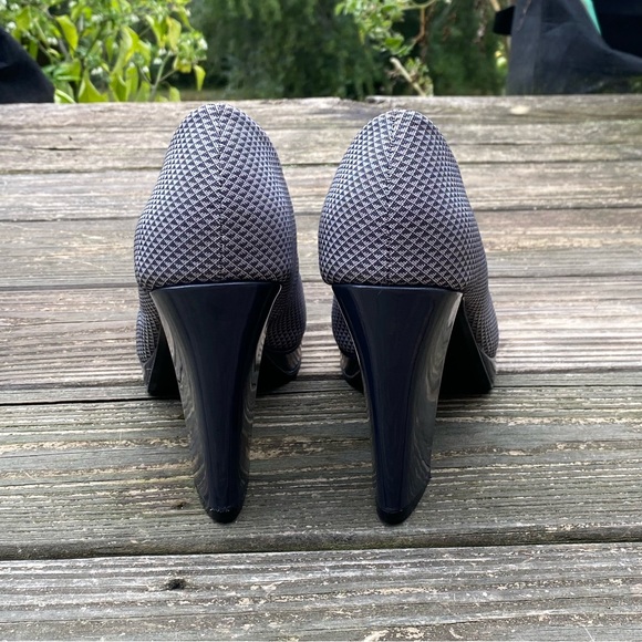 Ann Marino silver gray pumps sz 10 block heel fabric upper with bow - Picture 7 of 16